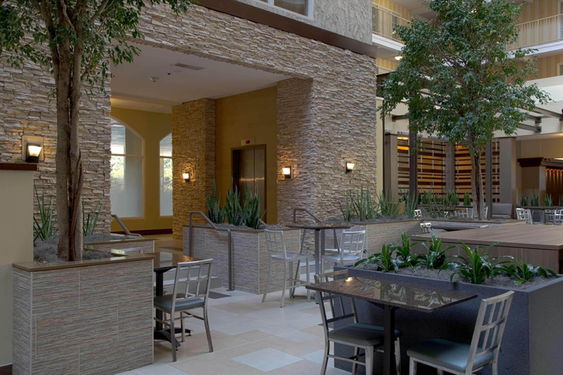 Embassy Suites By Hilton Dallas Market Center Εστιατόριο φωτογραφία